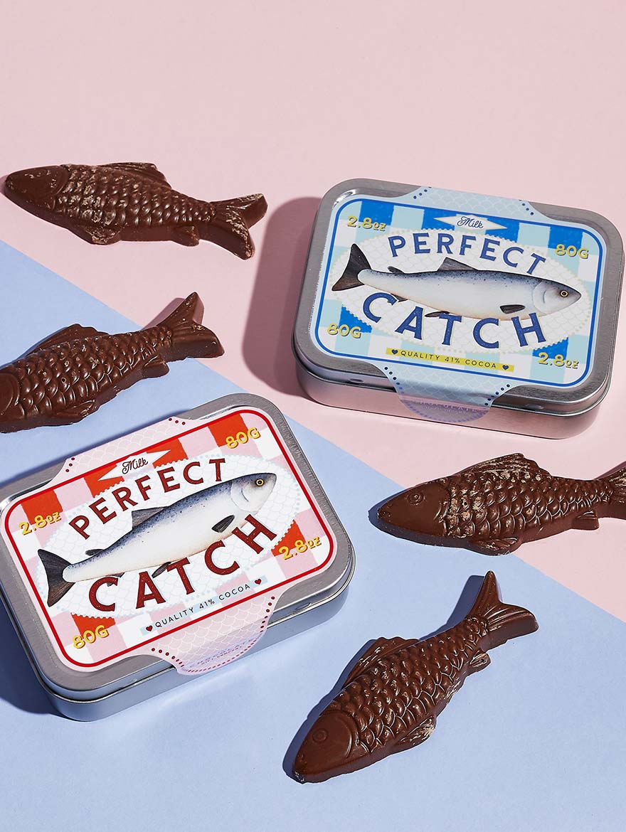 PERFECT CATCH! MILK CHOCOLATE SARDINES in Blue